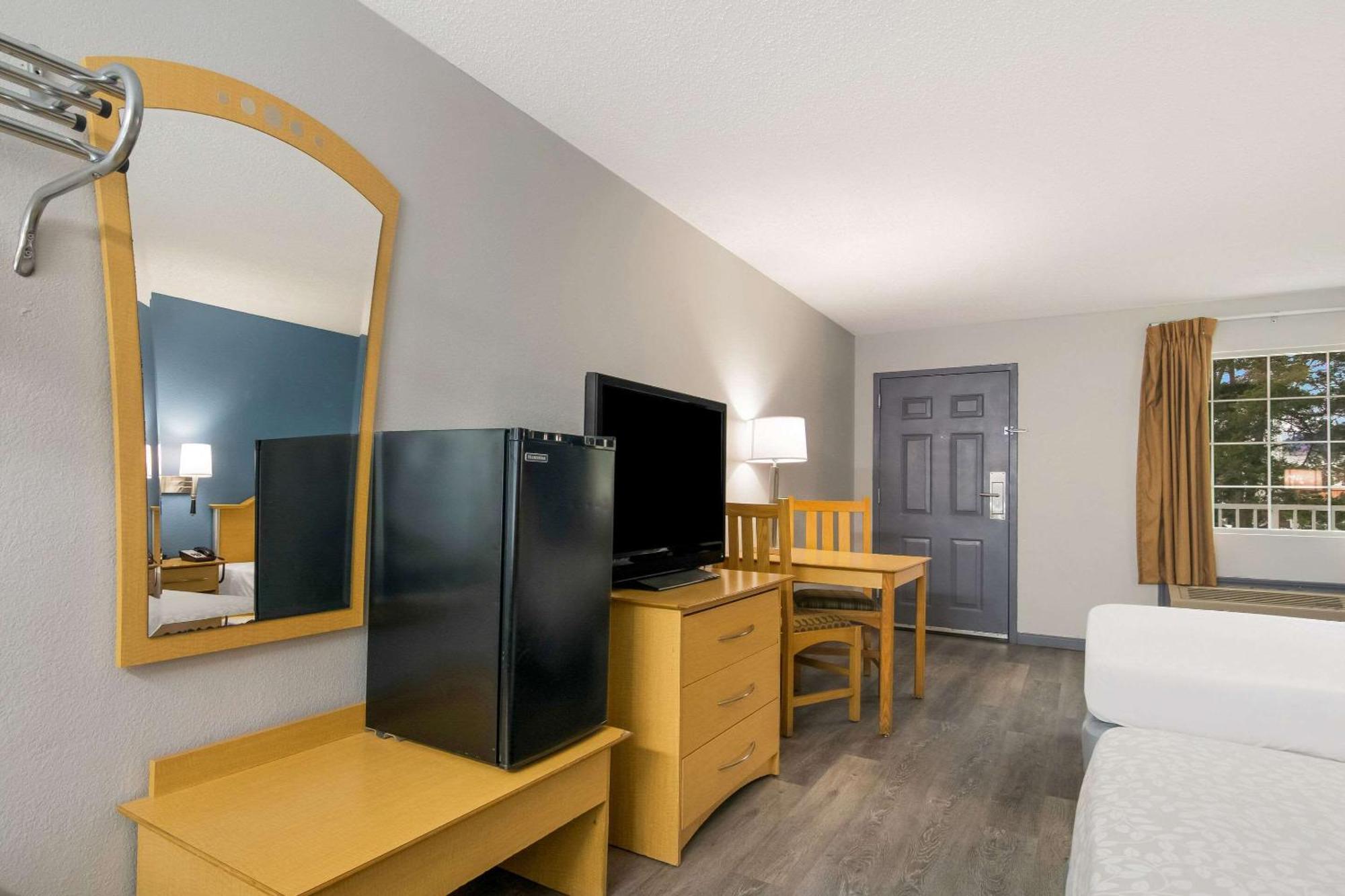 Queen Room Two Queen Beds Higher Floor